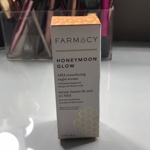Farmacy “HoneyMoon Glow” night serum